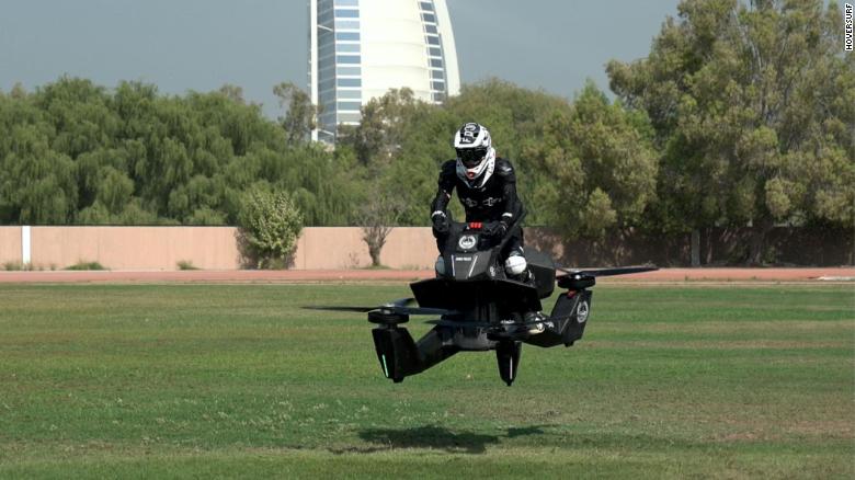 Polícia de Dubai começa a treinar em motos voadoras