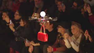 Drones Substituem Modelos no Desfile de Dolce & Gabbana